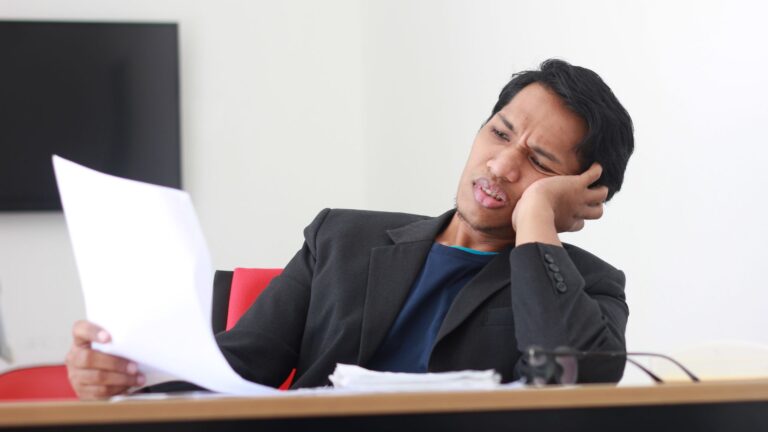 Mise à pied conservatoire : allez-vous toucher votre salaire ?