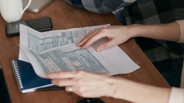Complément employeur en arrêt maladie : calcul et conditions